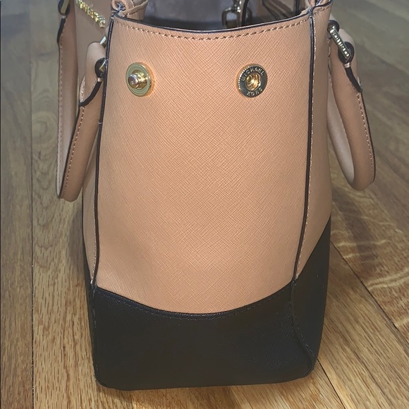 Michael Kors two tone bag - Picture 5 of 7